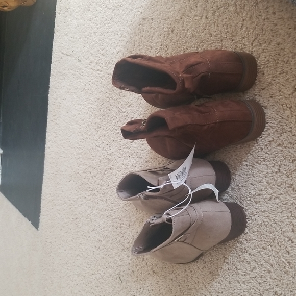 Two ankle boots. The old navy one is size 5 and the parker & sky is size 5.5 M - Picture 2 of 6